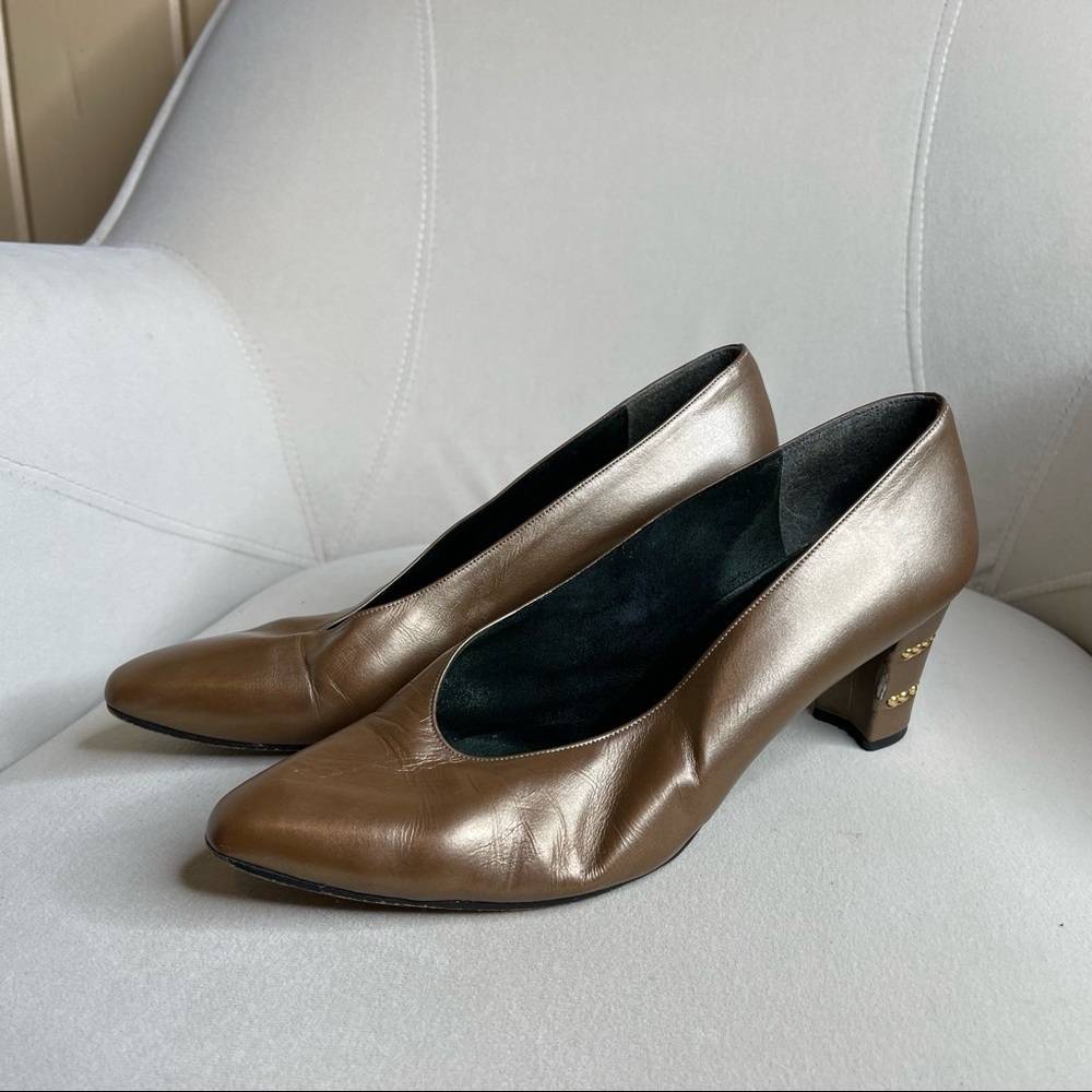 Vintage Stuart Weitzman Bronze Metallic 6.5 Low Heels point toe Studded Heel